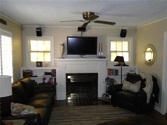 4th image of 4128 Birchman Ave