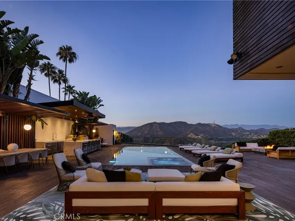 7107 Macapa Dr, Los Angeles, CA 90068