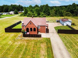 4242 McCartney Rd, Lowellville, OH 44436