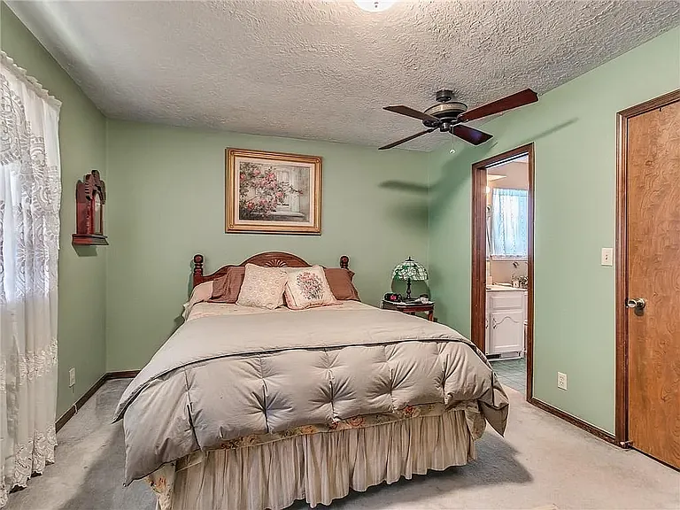 2308 Houston Ave — Photo 22