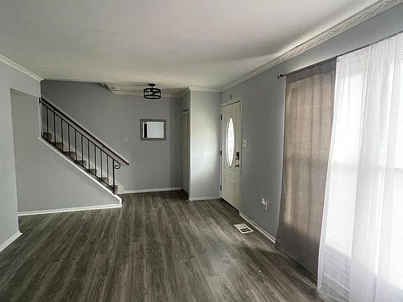 4th image of 2128 Catskill St