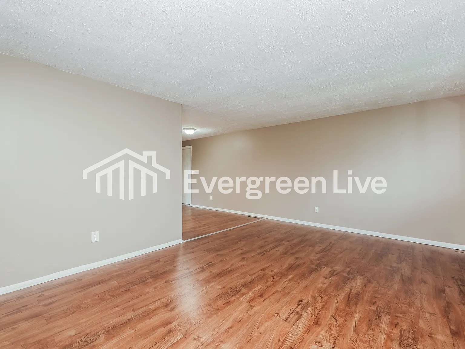 3 bed, 2.0 bath, 1080 sqft, $1,495 — Photo 3