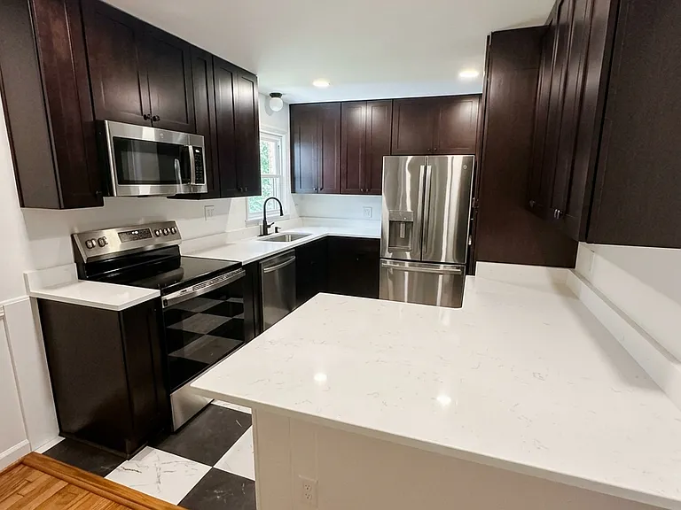 13 Paddock Dr — Photo 3