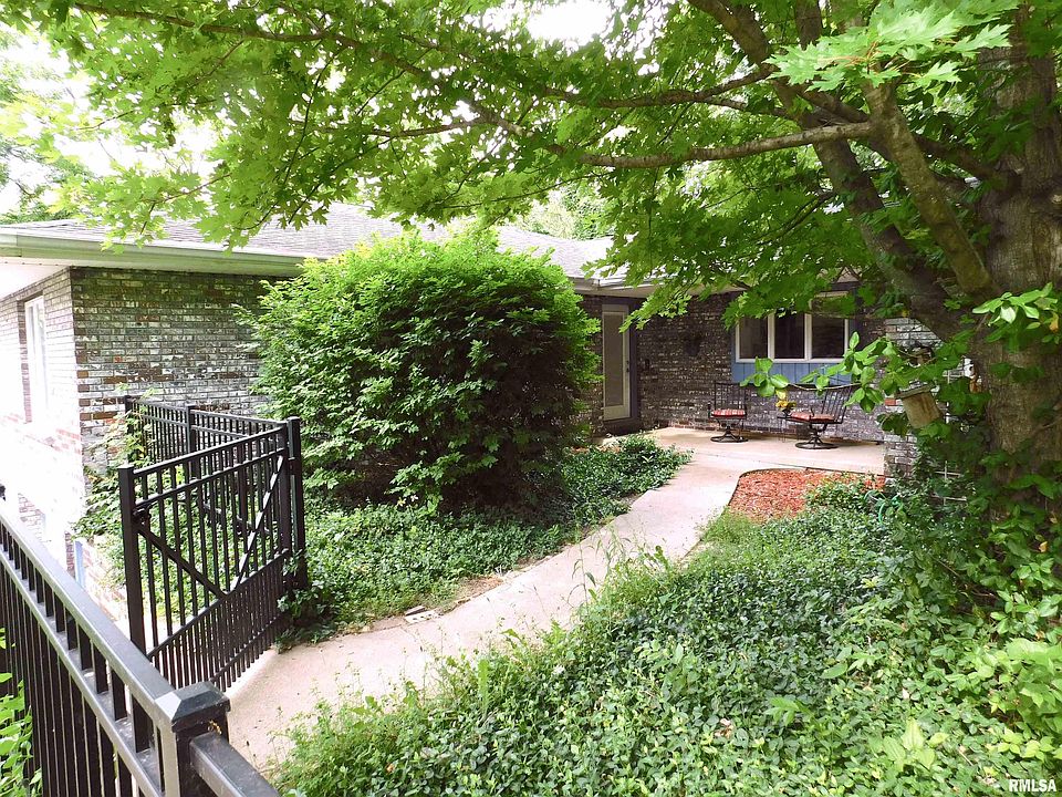 1st image of 31 Penacook Dr