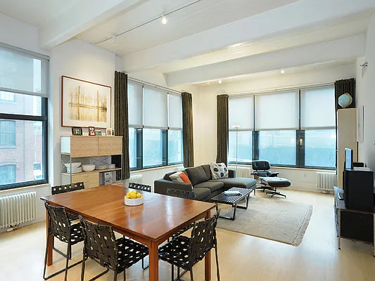 Sold by Sotheby's International Realty | media 27