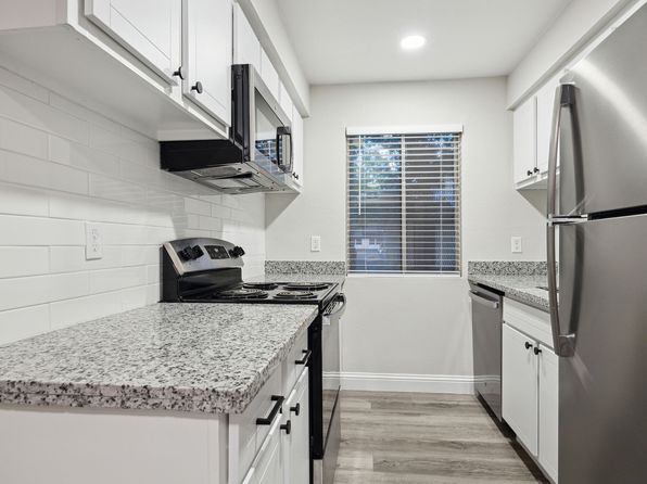 3030 Elmside Dr #196W