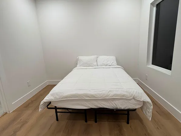 (undisclosed Address), Houston, TX 77004