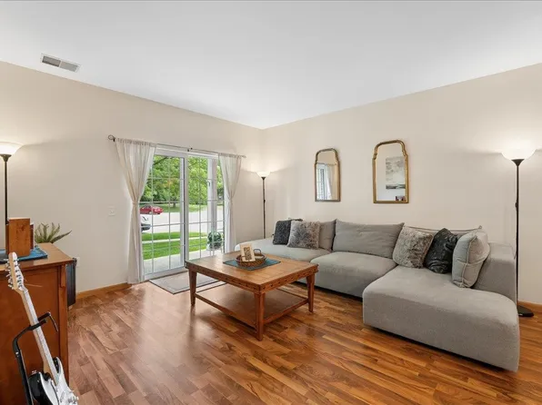 18 Kings Mill Cir Unit 111, Madison, WI 53718