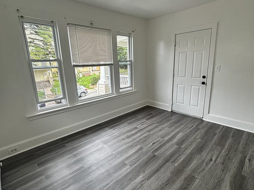36 Giles St #2