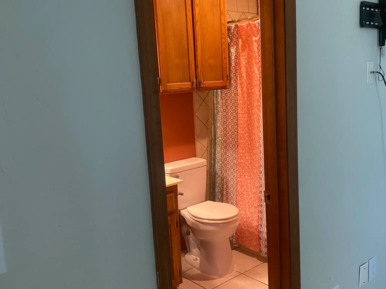 3 bed, 1339 sqft, $2,100 — Photo 2