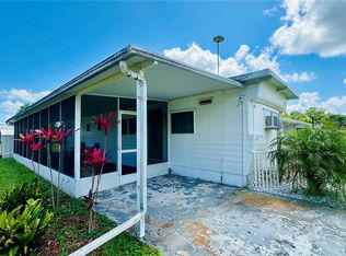 1641 Hope St, Intercession City, FL 33848