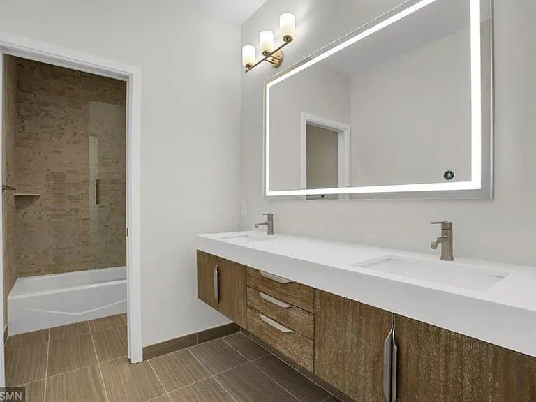 3408 W 60th St — Photo 16