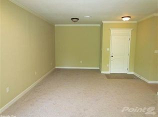 77 Woodridge Dr, Little Rock, AR 72204