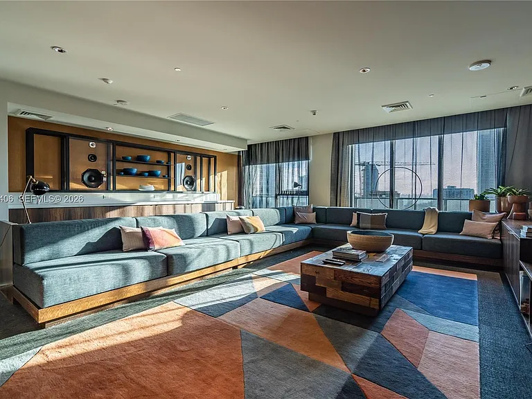 121 NE 34th St #Penthouse 3217 — Photo 71