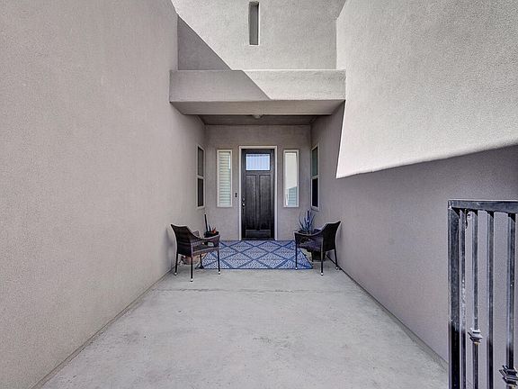 2nd image of 5893 Valle De Paz Ave