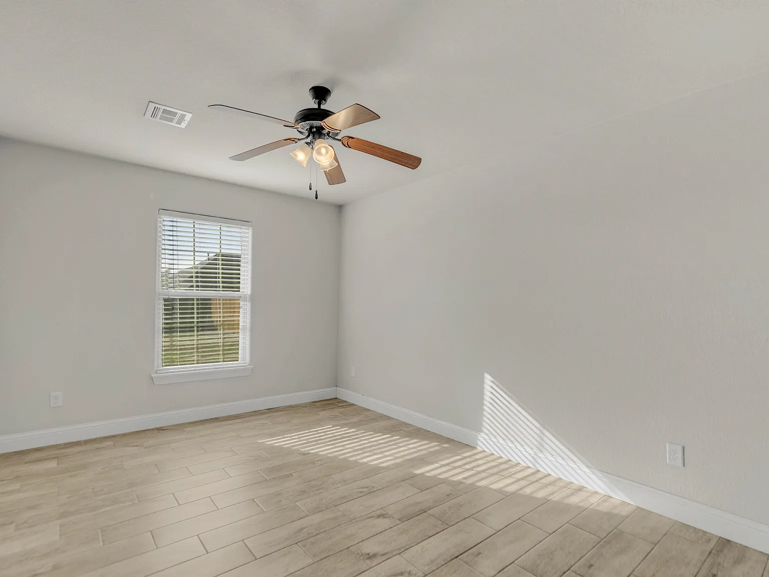 1101 Chattie Dr - 1 — Photo 3