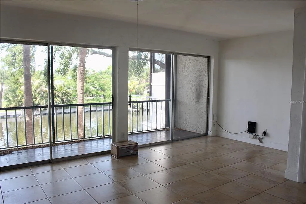 2 bed, 1.5 bath, 1520 sqft, $1,700 — Photo 2