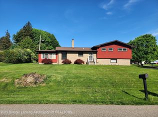 2106 Meadowlane Dr, Lansing, MI 48906