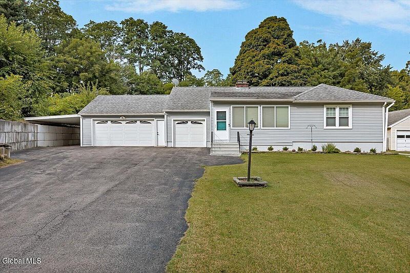 2nd image of 135 Gordon Road