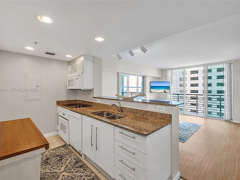 335 Biscayne Blvd #2706 — Photo 8