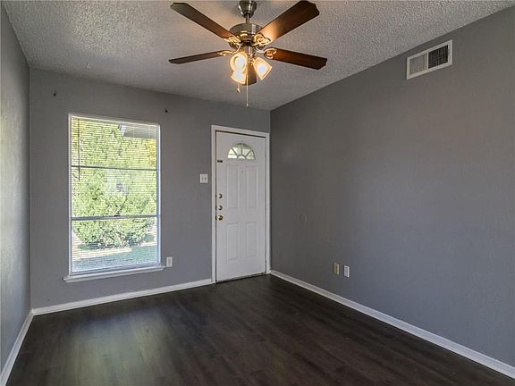 5th image of 2800 E 15th St