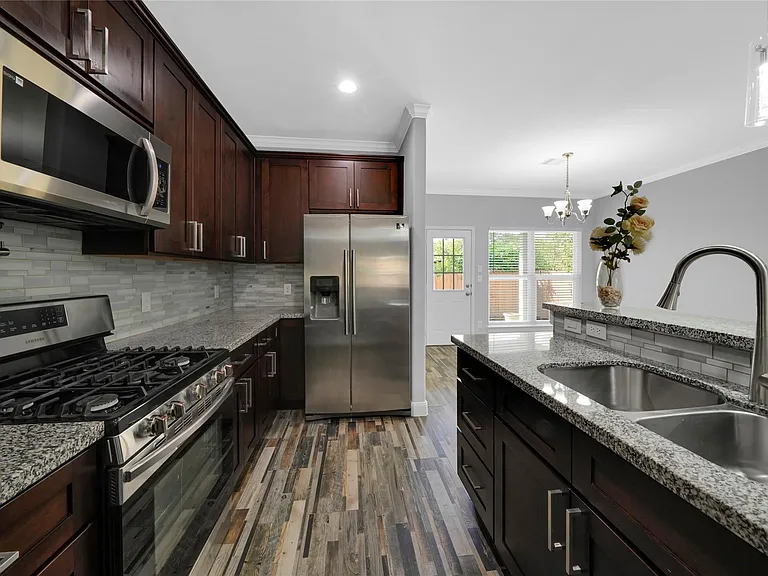 4732 Carmen St #B — Photo 12