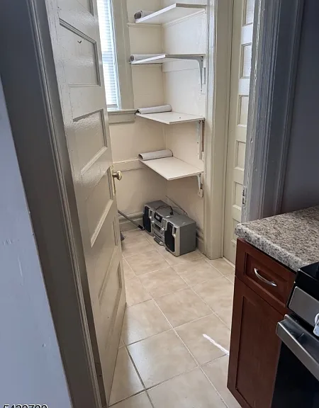 284 Seymour Ave — Photo 4