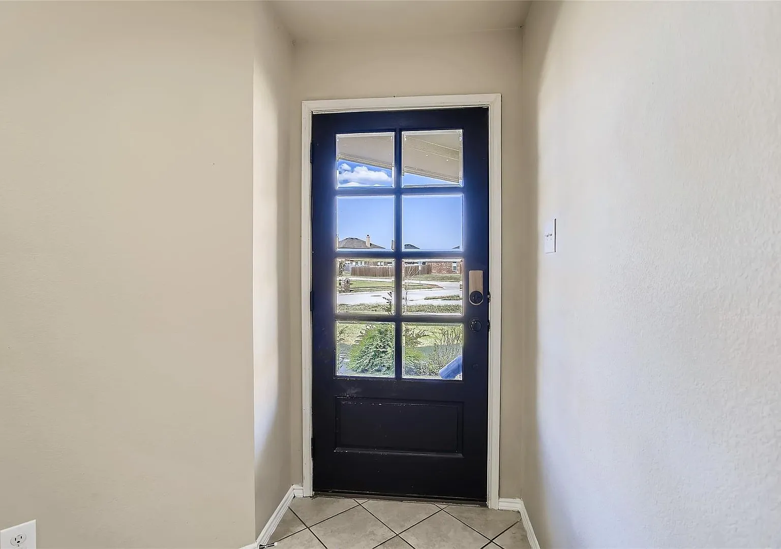 This well-maintained 4 bedroom home is located in a quiet neighborhood that has a community park ... — Photo 2