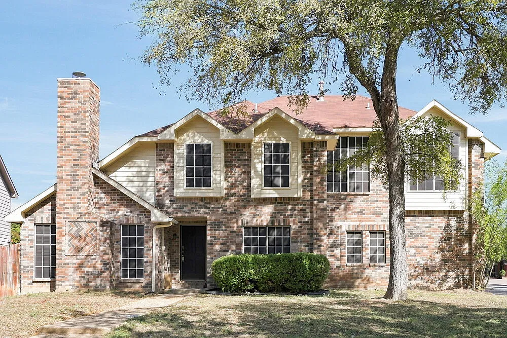 4 bed, 2.5 bath, 2078 sqft, $2,265 — Photo 1