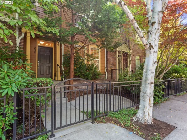 858 NE Caden Ave, Hillsboro, OR 97124