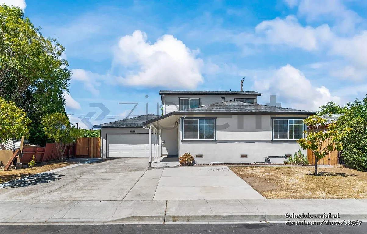 4726 Armour Dr photo 1