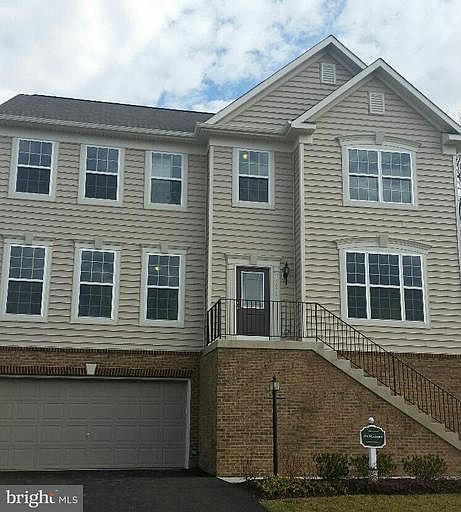 1st image of 15921 Eagle Feather Dr