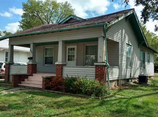 637 W Court St, Beatrice, NE 68310