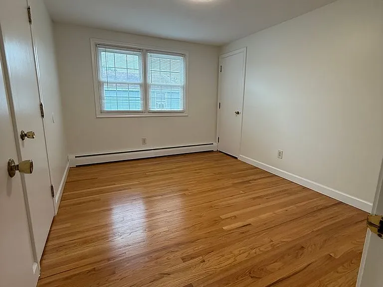 27 Janet Dr — Photo 3