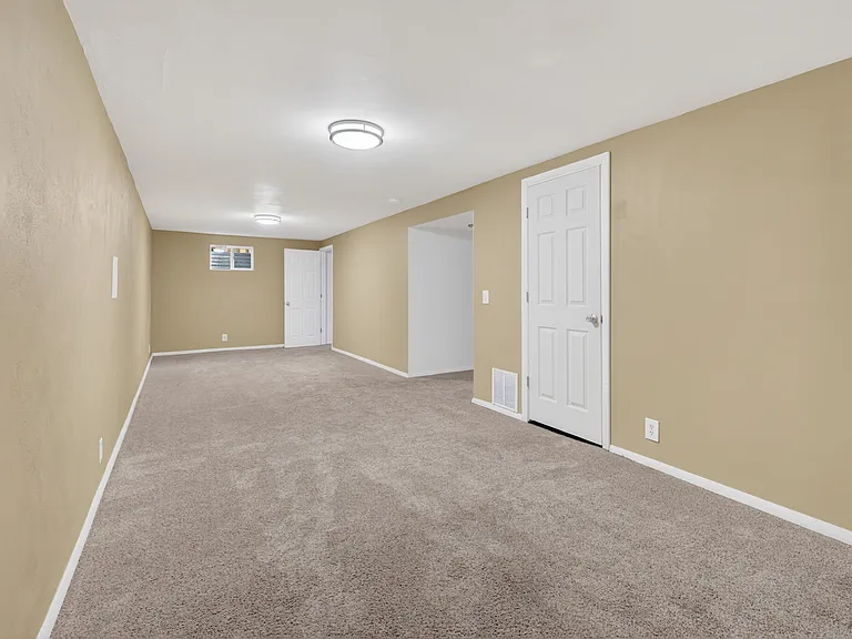 19054 W 61st Pl — Photo 17
