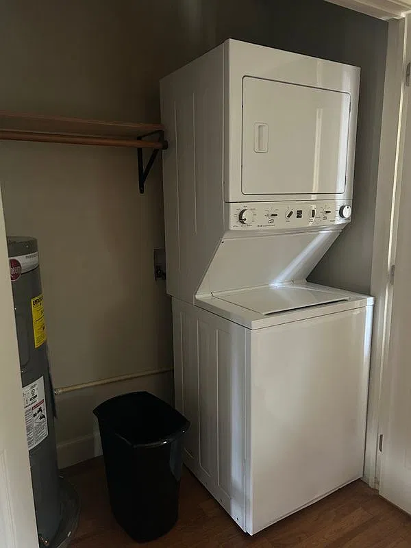 2 bed, 1.0 bath, 1100 sqft, $1,700 — Photo 4