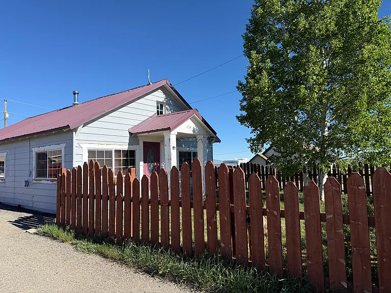 204 Main St — Photo 23