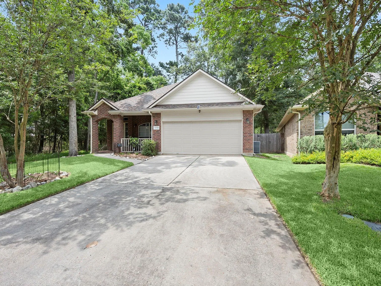 3 bed, 2.0 bath, 1427 sqft, $2,200 — Photo 1