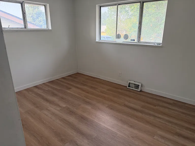 2683 S Meade St — Photo 8