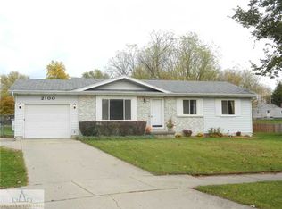 2100 Desoto Dr, Lansing, MI 48911