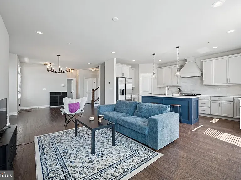 212 Foxhedge Rd — Photo 11