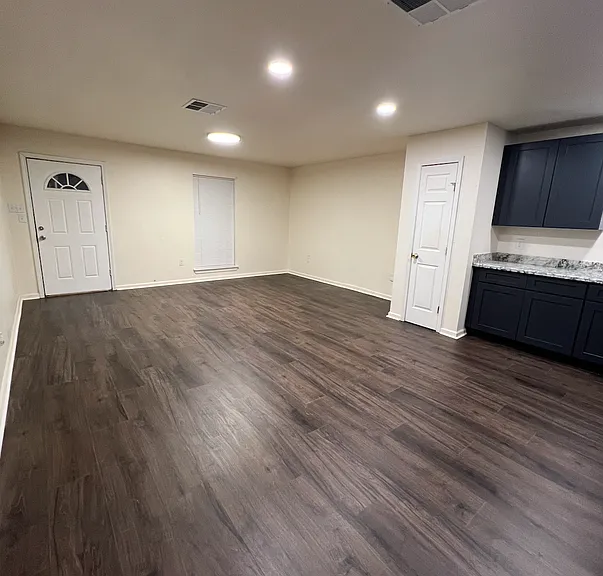 3923 Roneagle St — Photo 4