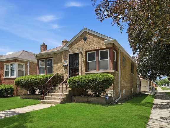 2nd image of 4000 Clarence Ave