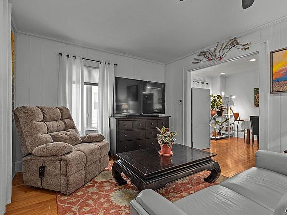 3rd image of 136 Dorwin Ave