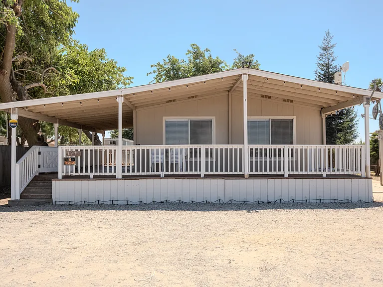 1971 Belcher Ave — Photo 5