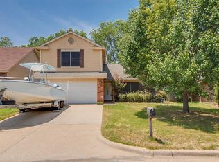 5702 Polo Club Dr, Arlington, TX 76017