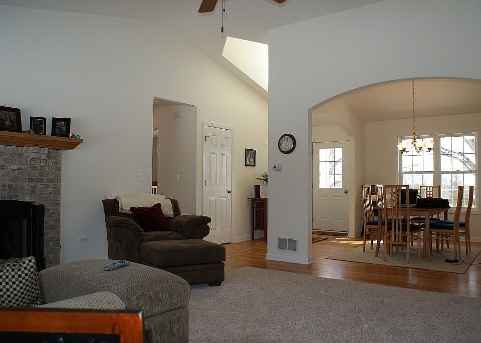 2nd image of 28676 W Golf View Dr
