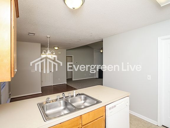 3rd image of 6 Danrock Ct