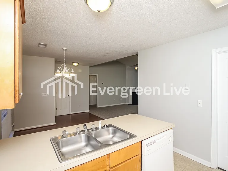 6 Danrock Ct — Photo 3
