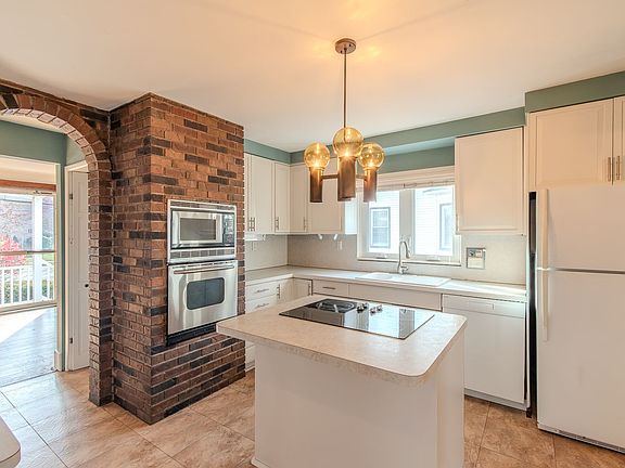 2nd image of 613 E Lincoln Ave